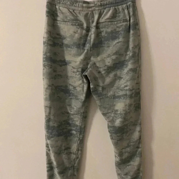 Athleta Women's Farallon Printed Jogger Athletic Pants - Picture 4 of 5